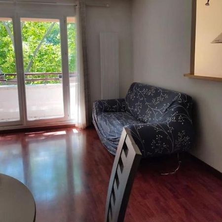 Appartement F3 Avec Balcon 5 Min Gare Sqy Et Parking Gratuit à Guyancourt Extérieur photo
