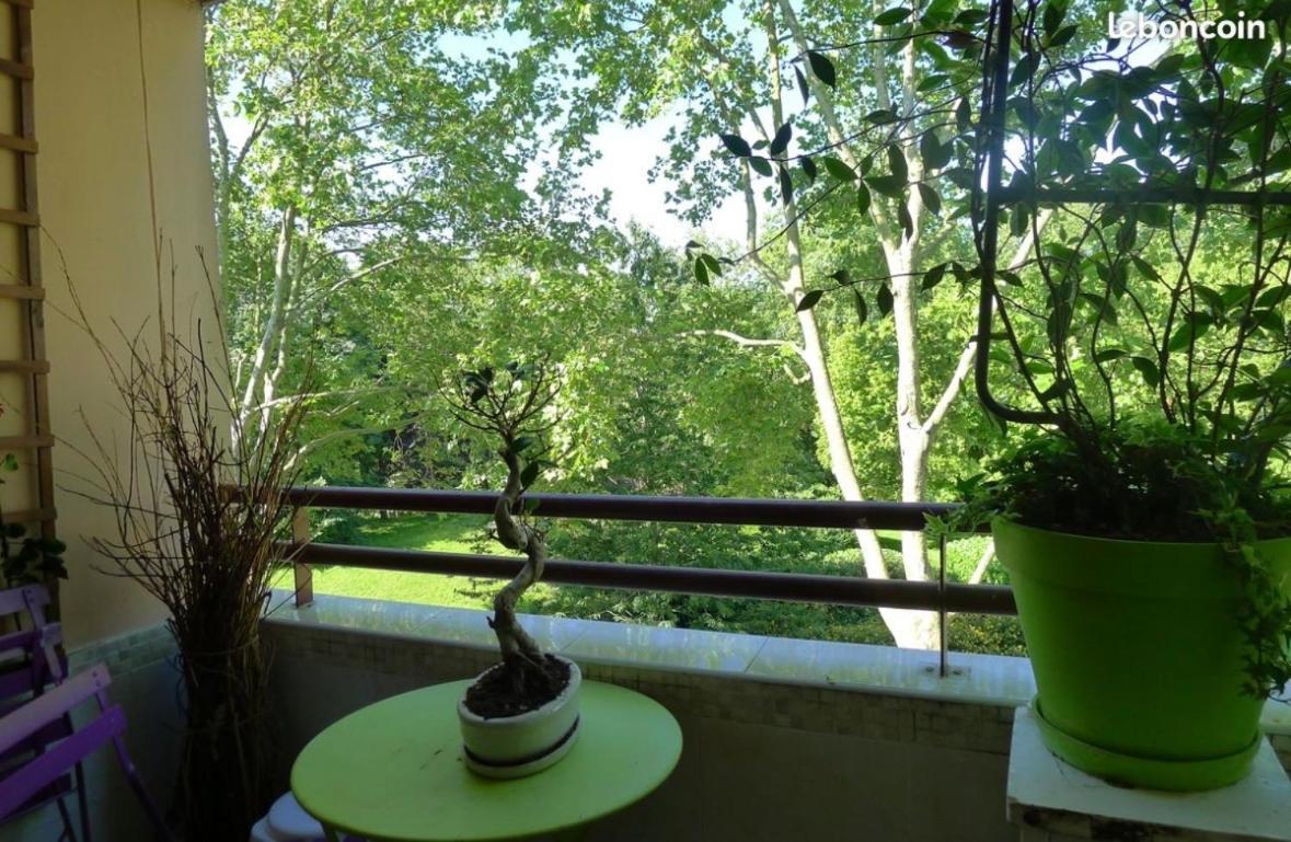 Appartement F3 Avec Balcon 5 Min Gare Sqy Et Parking Gratuit à Guyancourt Extérieur photo