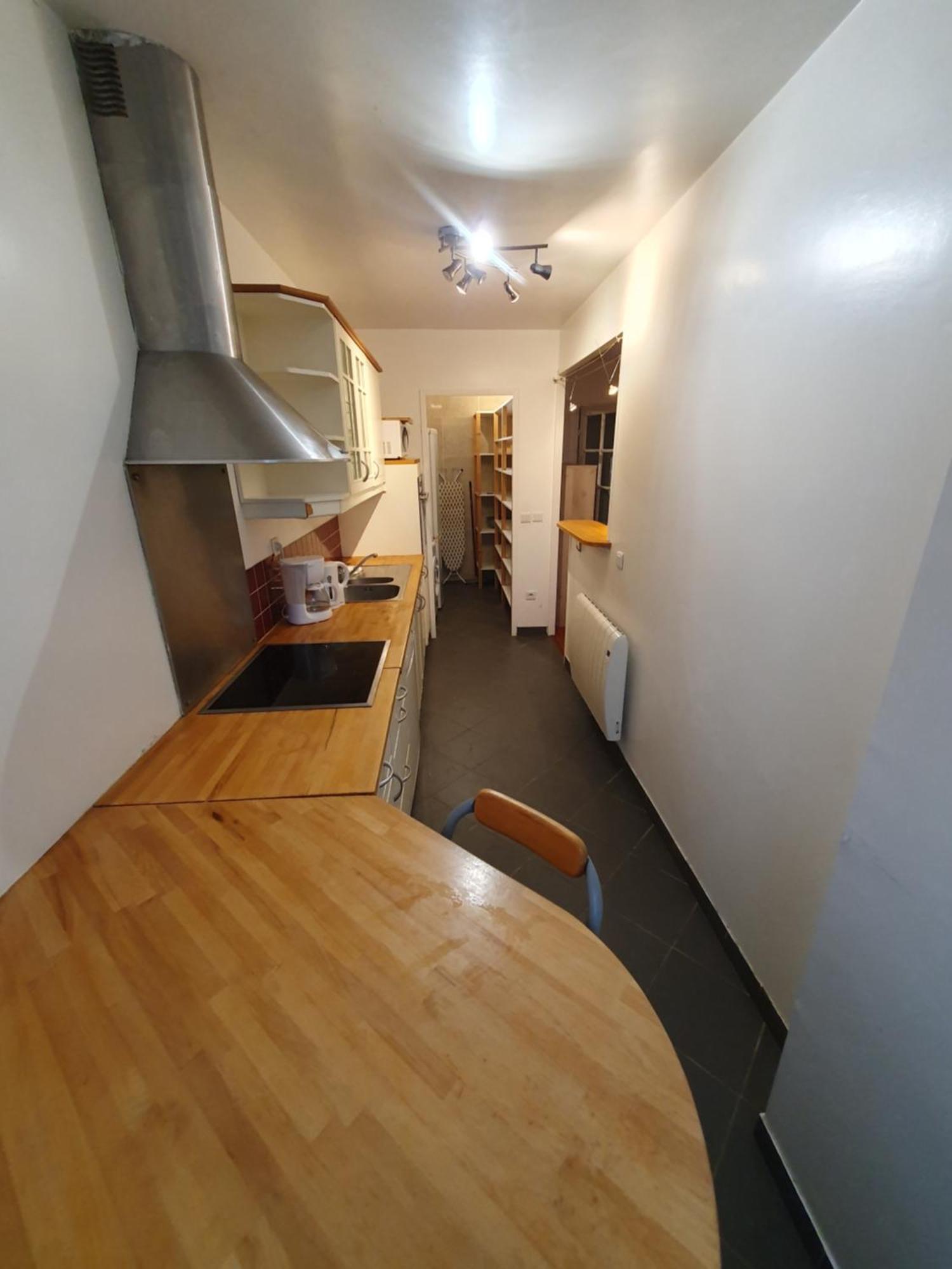 Appartement F3 Avec Balcon 5 Min Gare Sqy Et Parking Gratuit à Guyancourt Extérieur photo