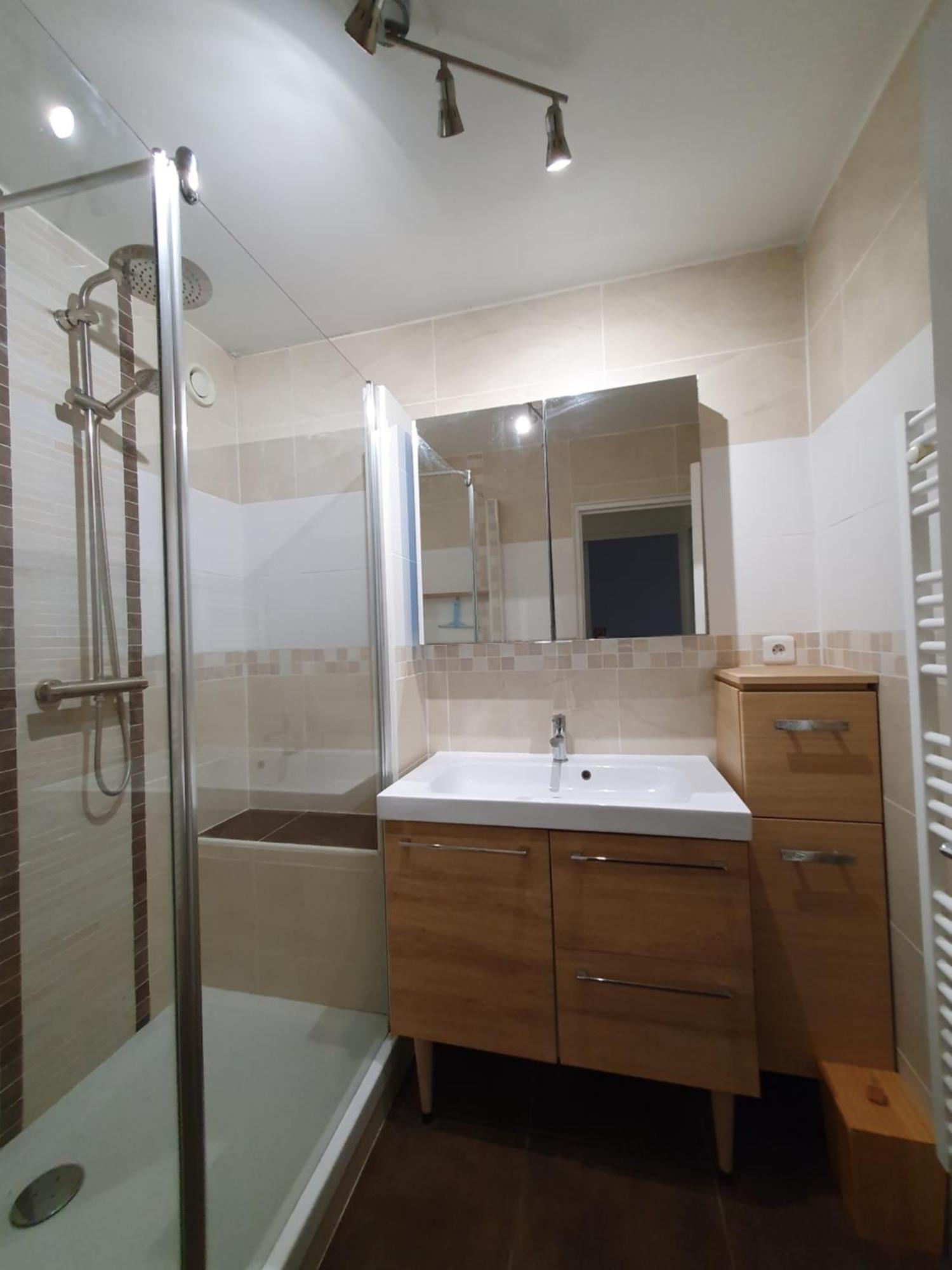 Appartement F3 Avec Balcon 5 Min Gare Sqy Et Parking Gratuit à Guyancourt Extérieur photo